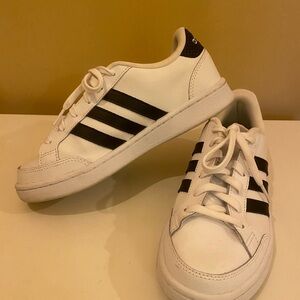 Adidas White and Black Sneakers sz7